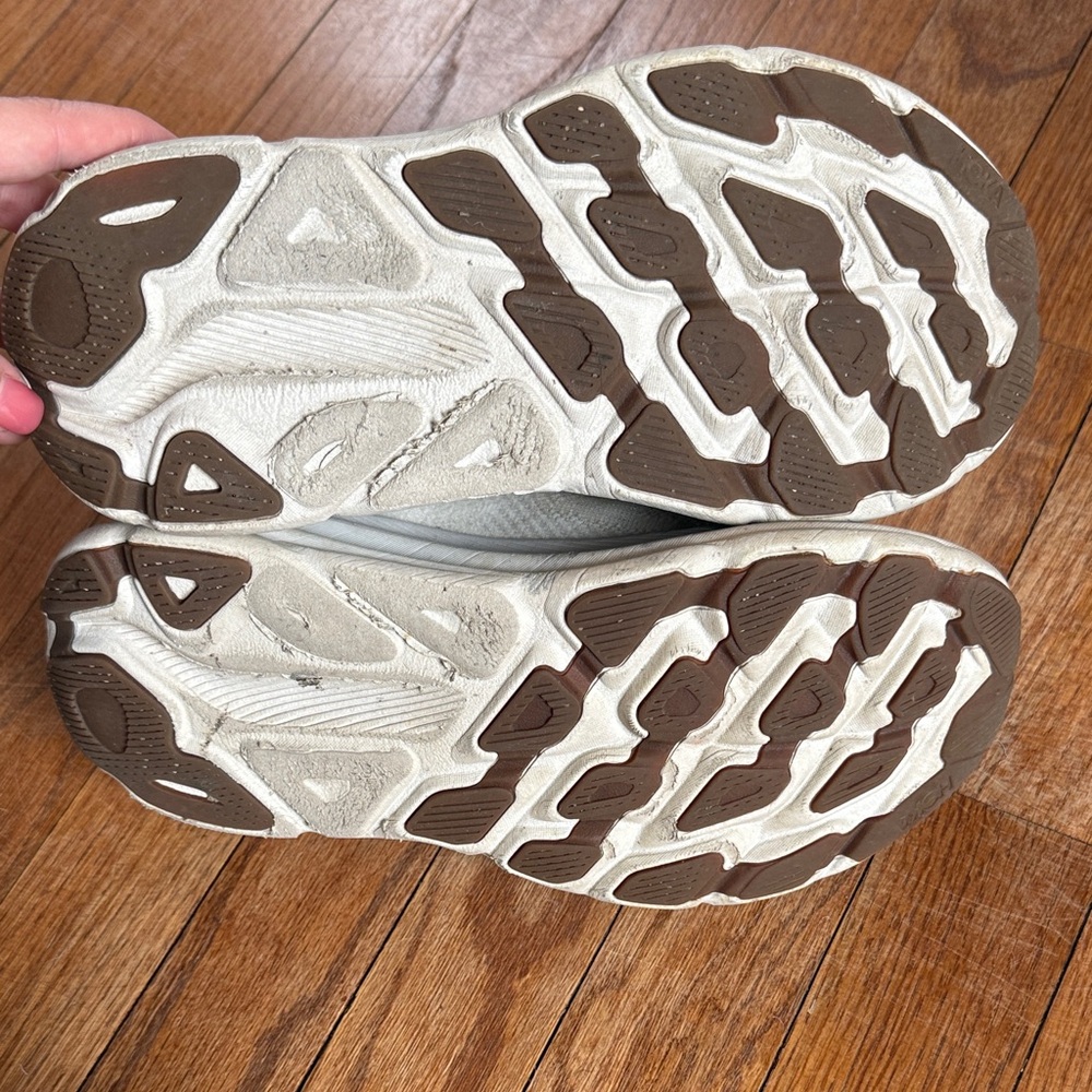 Hoka Women's Clifton 9 Running Shoes in white with gum bottom - Picture 2 of 4